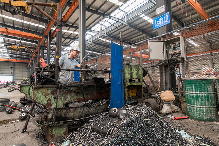 南开网架配件车间